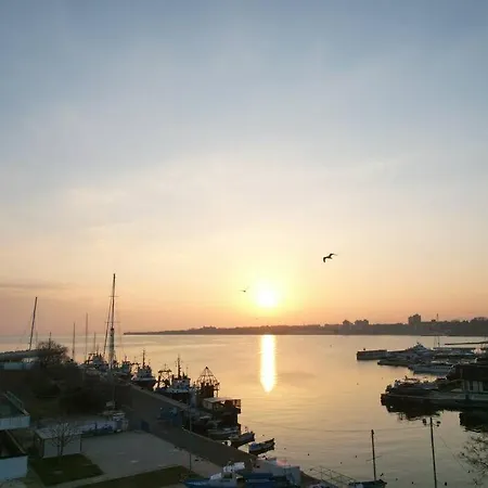 Апартаменты Entire 4pax , Sea View, Pool