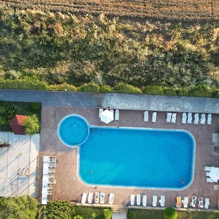 Entire 4pax , Sea View, Pool Апартаменты *