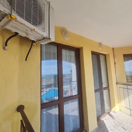 Апартаменты Entire 4pax , Sea View, Pool *