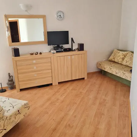 Apartment Entire 4pax , Sea View, Pool Ravda