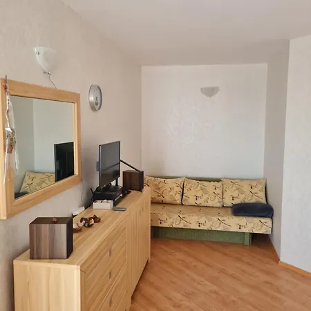 Entire 4pax , Sea View, Pool Apartment *