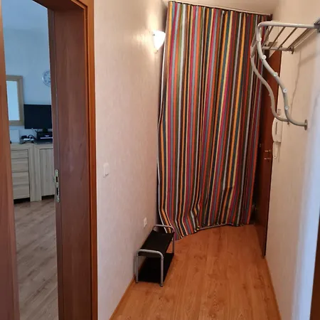 Entire 4pax , Sea View, Pool Apartment *