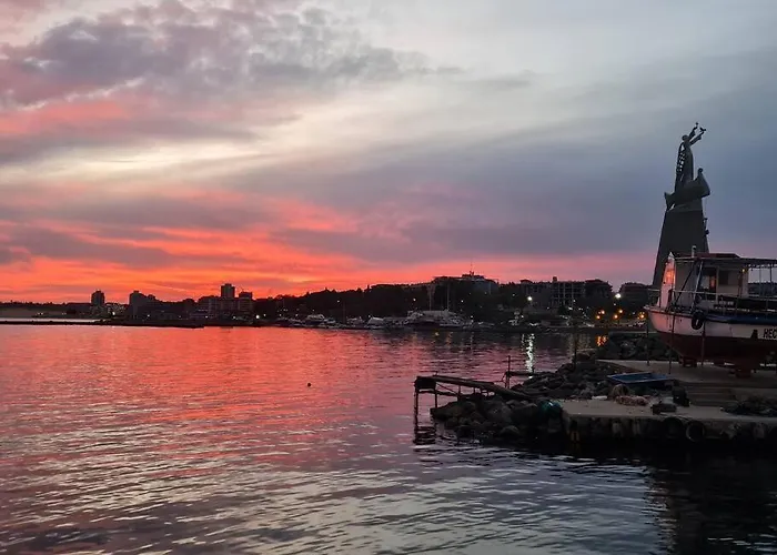 Entire 4pax , Sea View, Pool Rawda