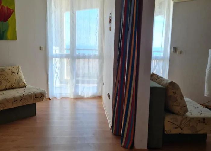 Entire 4pax , Sea View, Pool *