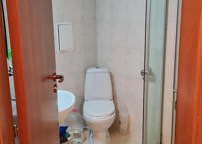 Entire 4pax , Sea View, Pool Apartment *