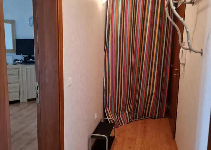 Entire 4pax , Sea View, Pool Apartment *